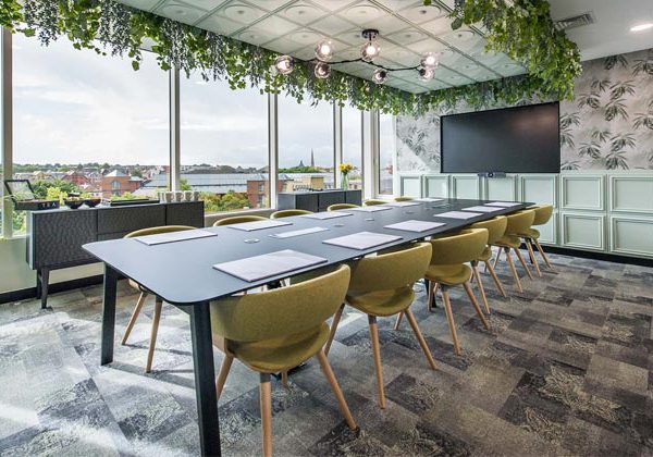 10مدل برتر میز کنفرانس برای دفاتر مدرن